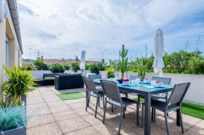 RARE! 120m ROOFTOP 5-minute walk to downtown